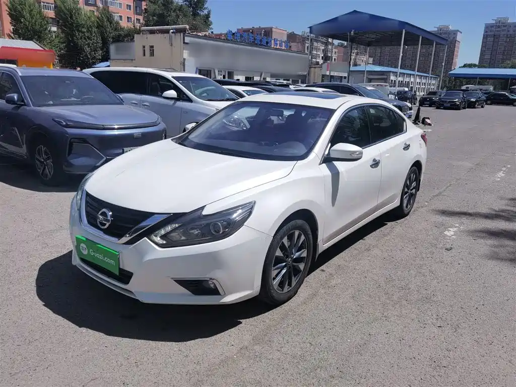 Купить Nissan Teana