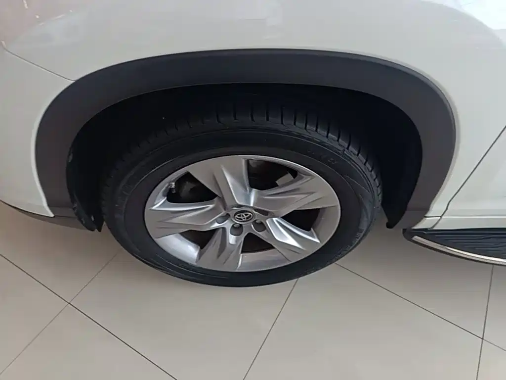 Toyota Highlander — миниатюра 23