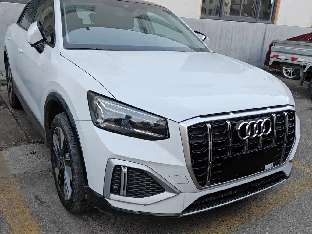 Audi Q2L 2023
