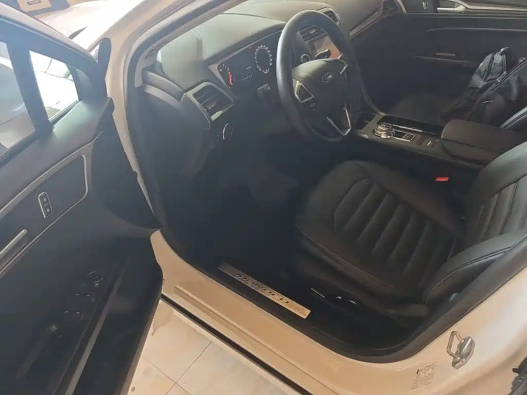 Ford Mondeo — миниатюра 16