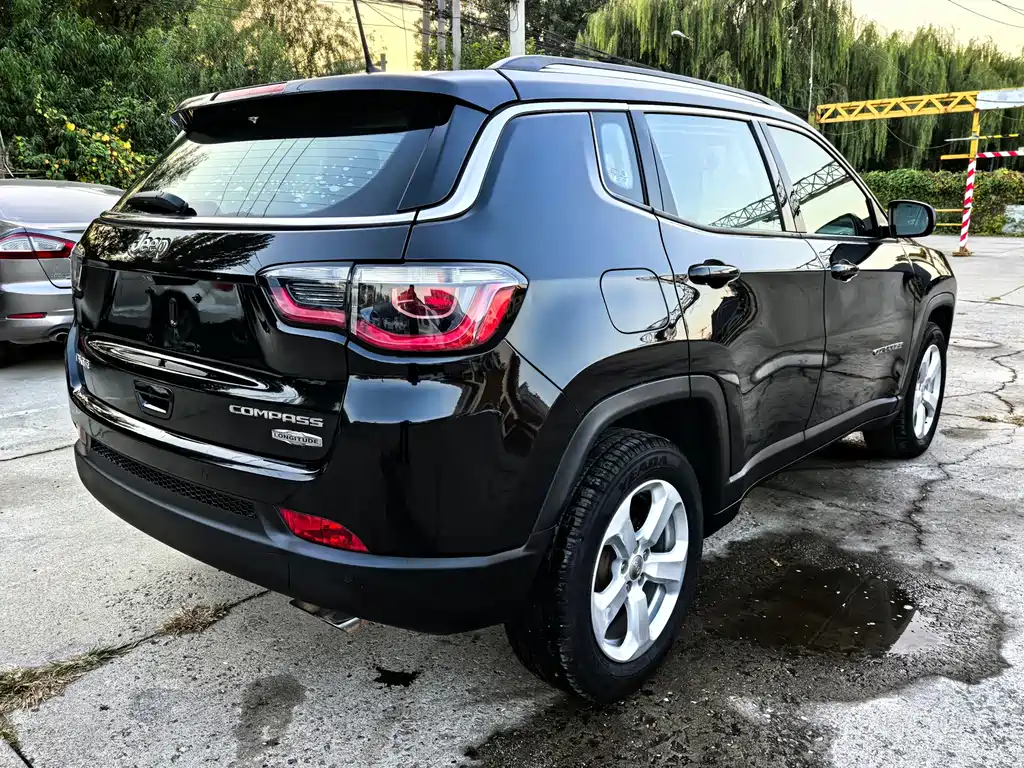 Jeep Compass — миниатюра 7