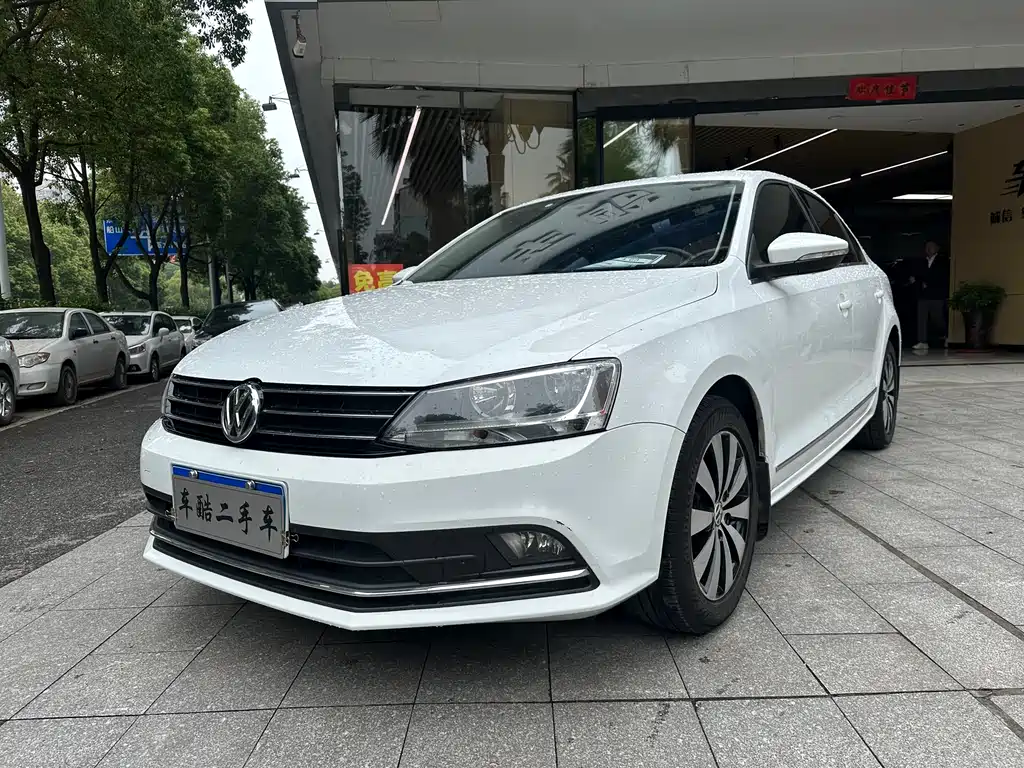Volkswagen Sagitar 2019