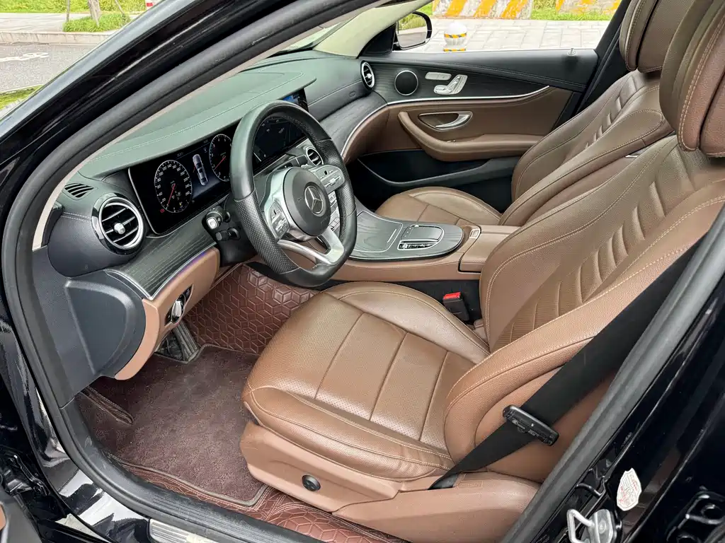Mercedes-Benz E-Class — миниатюра 23