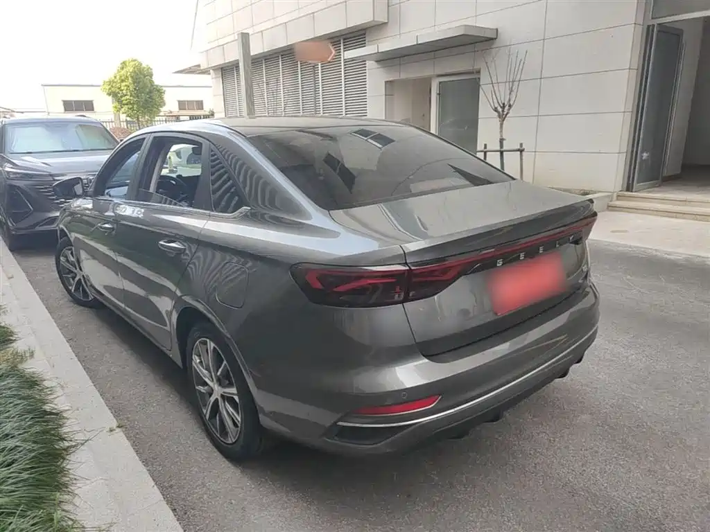 Geely Emgrand 2023 4 Champion 1.5L CVT Flagship
