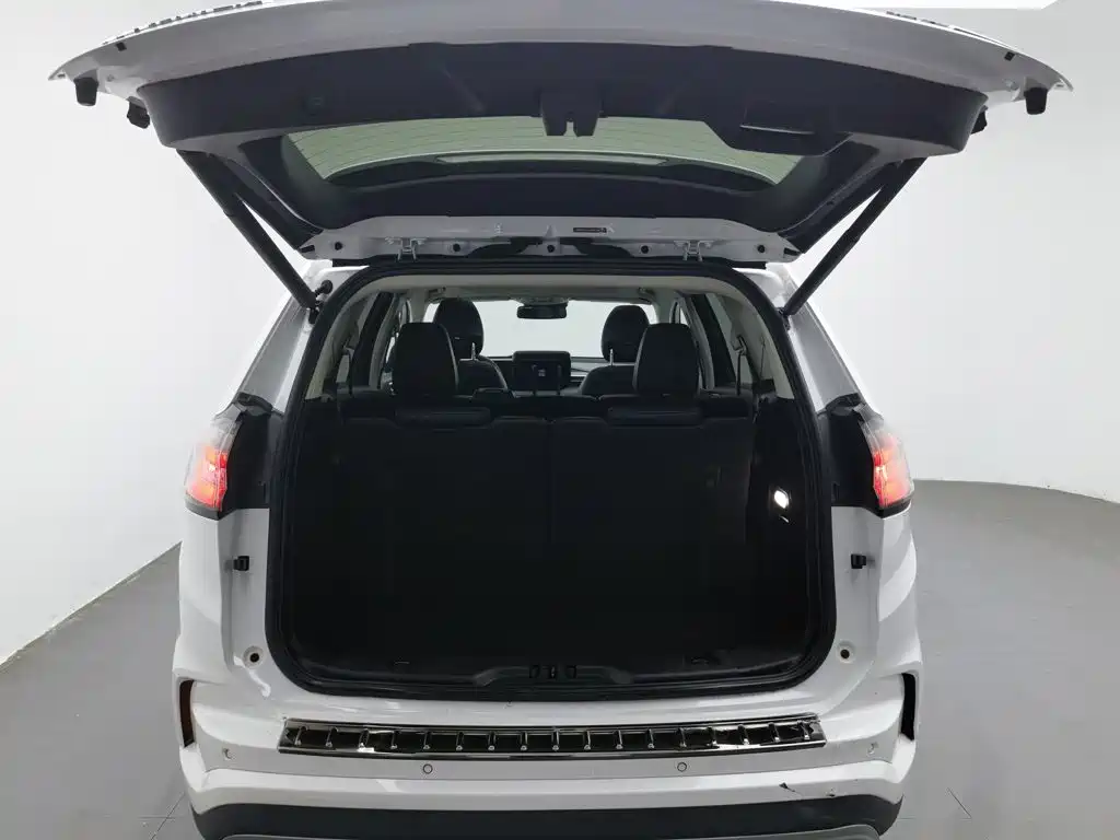 Ford Edge — миниатюра 16