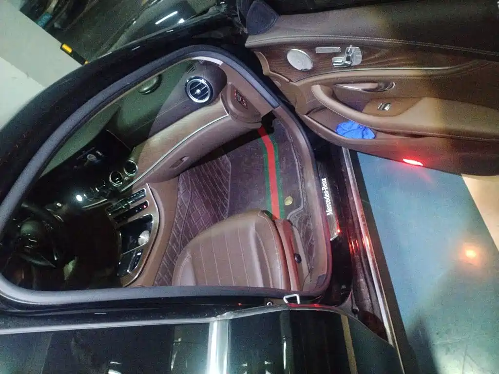 Mercedes-Benz E-Class — миниатюра 19