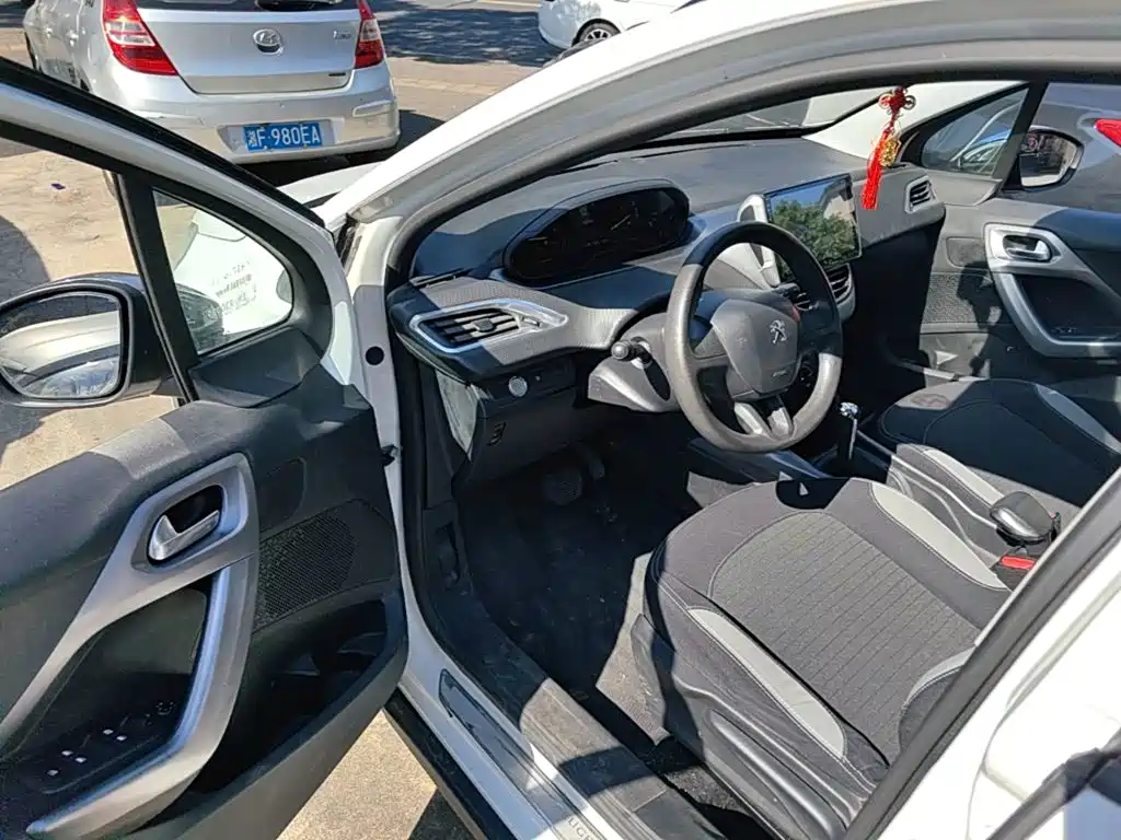 Peugeot 2008 — миниатюра 16