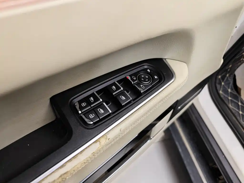 Zotye T700 2017 1.8T DCT Premium