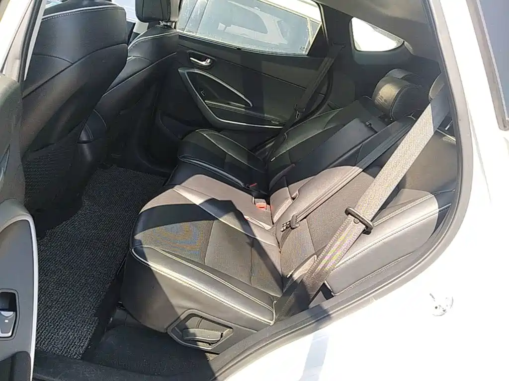 Hyundai Santa Fe — миниатюра 17