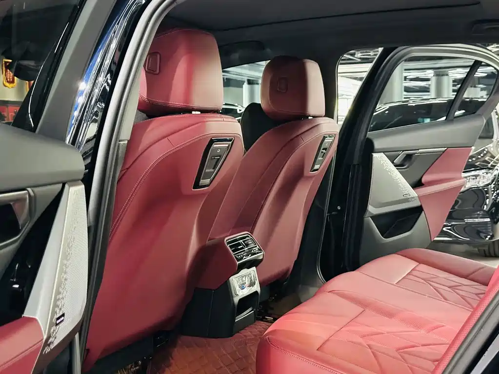 BMW 5 Series — миниатюра 6