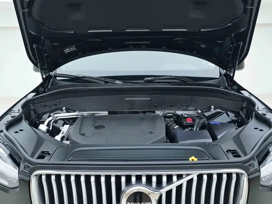 Volvo XC90 2023 B6 Luxury 7 мест