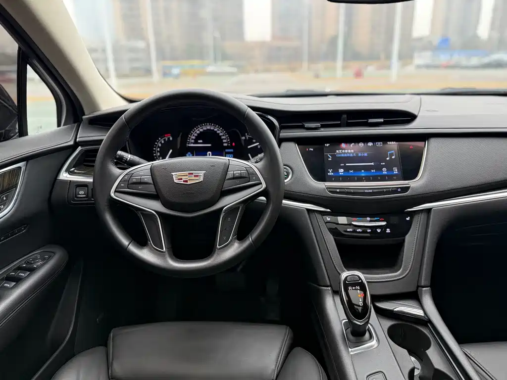 CADILLAC XT5