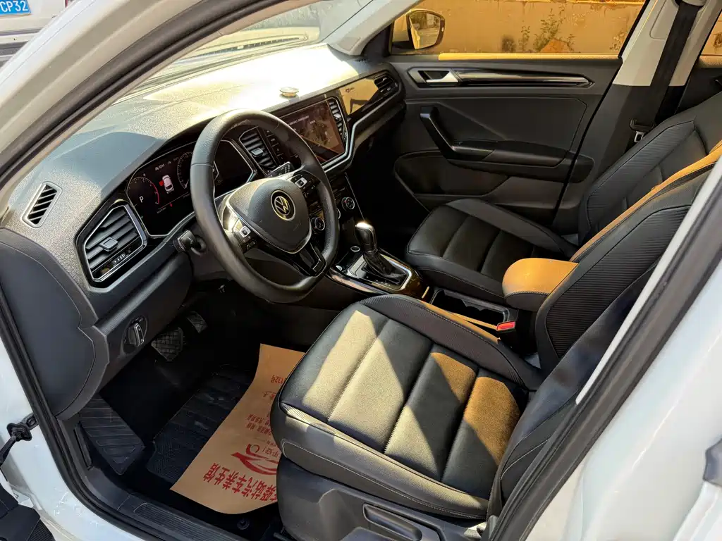 Volkswagen T-Roc — миниатюра 7