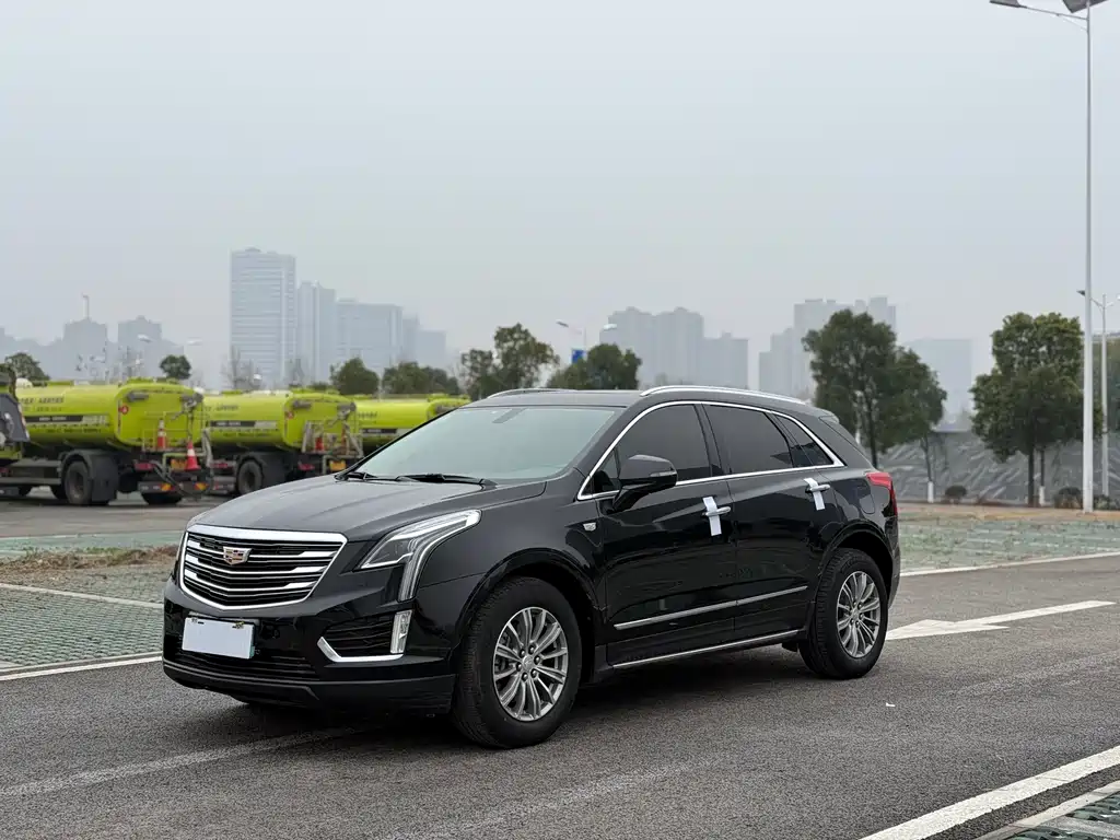 CADILLAC XT5