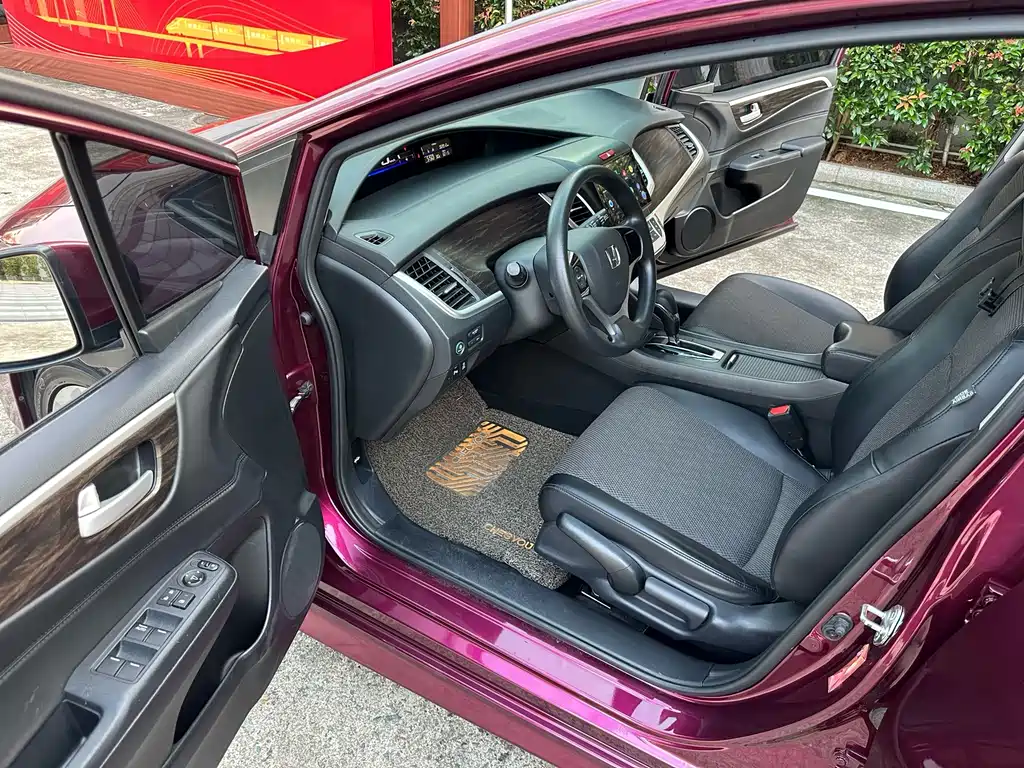 Honda Jade — миниатюра 5