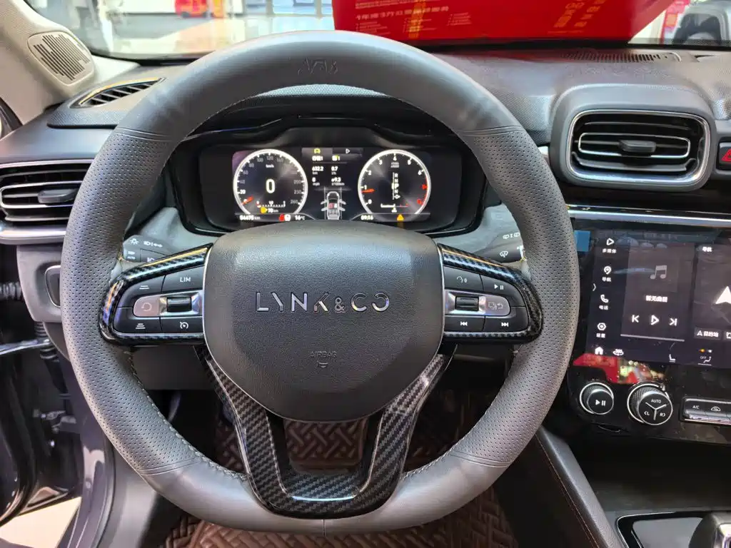 Lynk & Co 02 — миниатюра 13