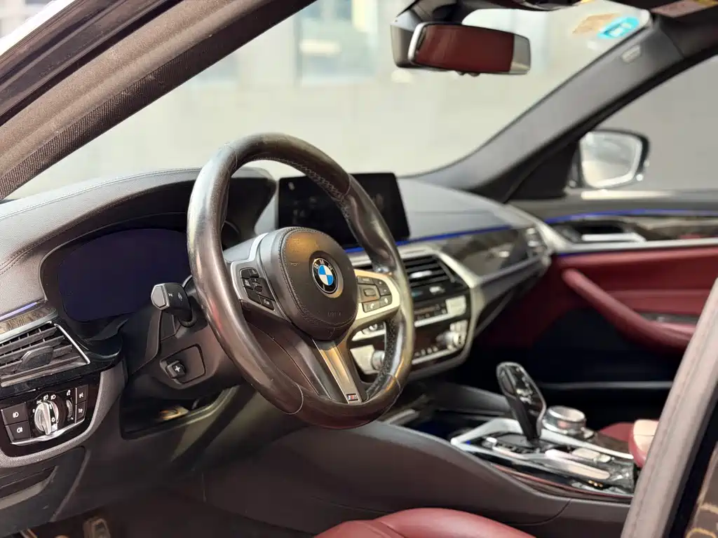 BMW 5 Series — миниатюра 4