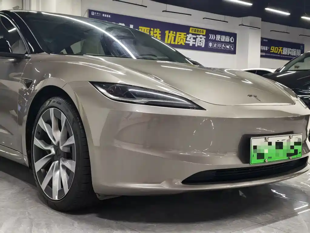 Tesla Model 3 — миниатюра 9