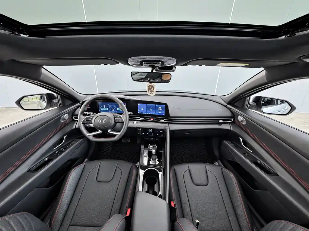 Hyundai Elantra — миниатюра 12