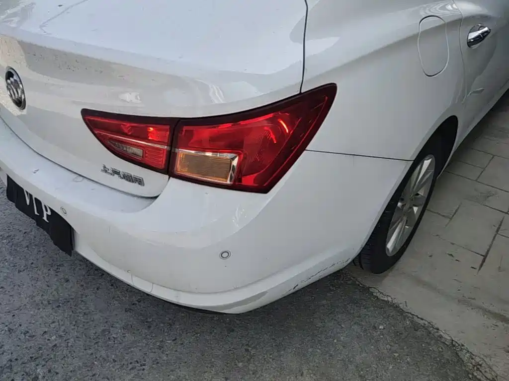 Buick Verano — миниатюра 8