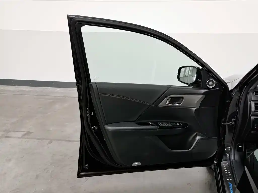 Honda Accord — миниатюра 8