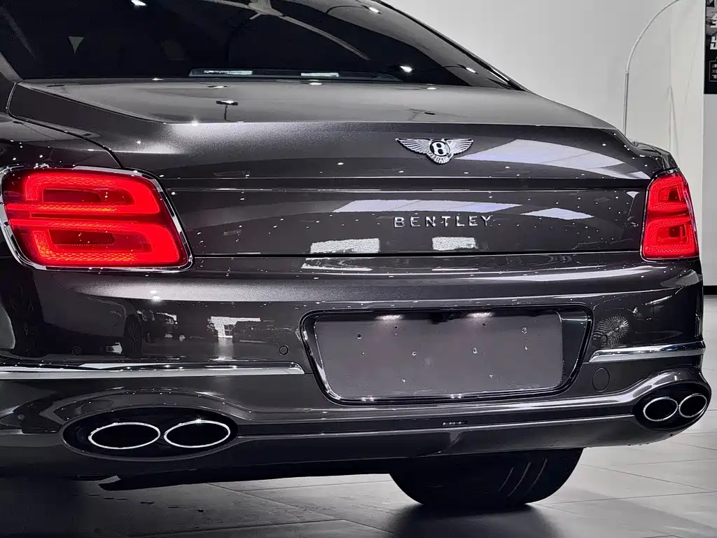 Bentley Flying Spur — миниатюра 14