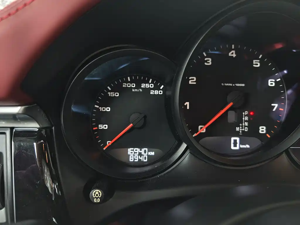Porsche Macan — миниатюра 7