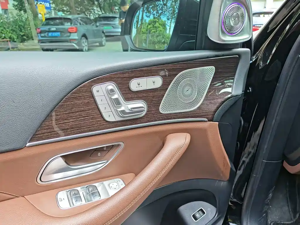 Mercedes-Benz GLE (Import) — миниатюра 5