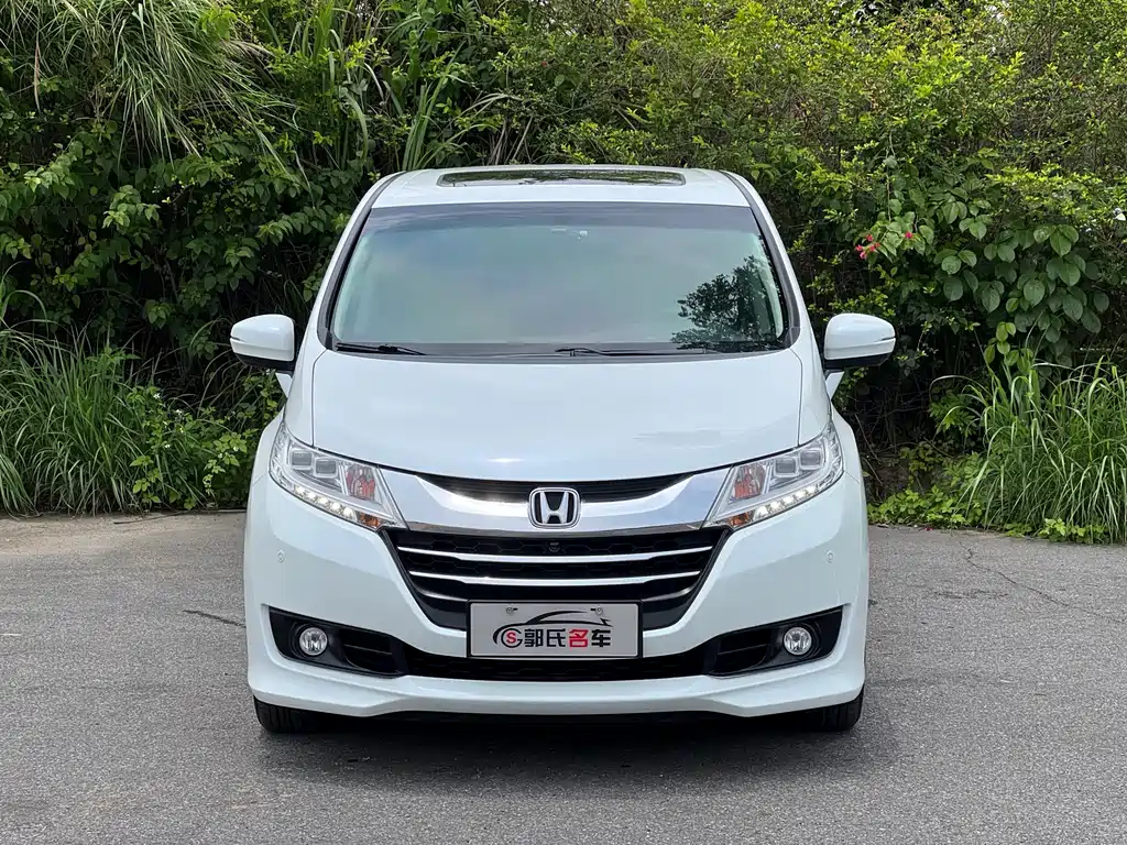 Honda Odyssey Facelift 2.4L Luxury Edition, фото 2