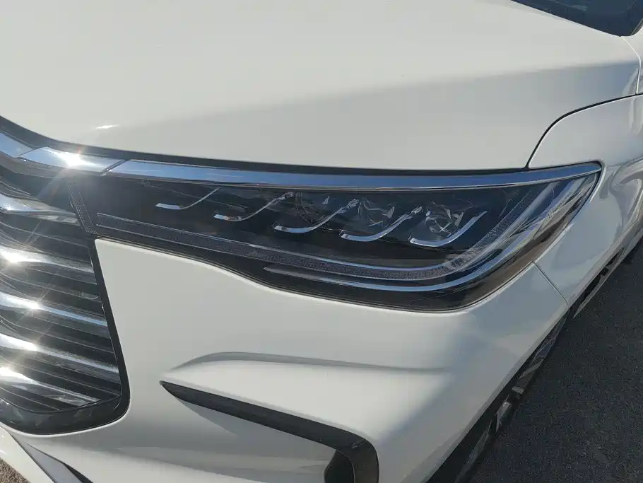 BYD MAX — миниатюра 5