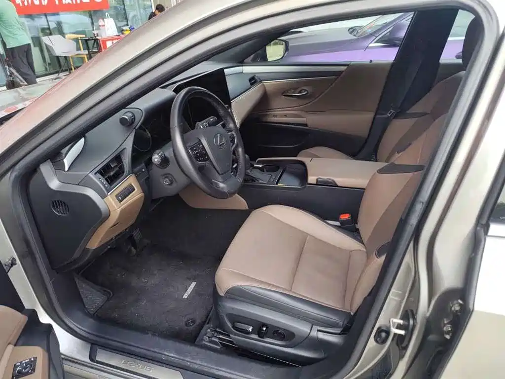 Lexus ES — миниатюра 10
