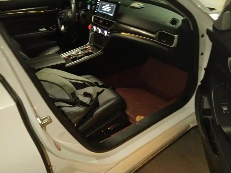 Honda Accord — миниатюра 8