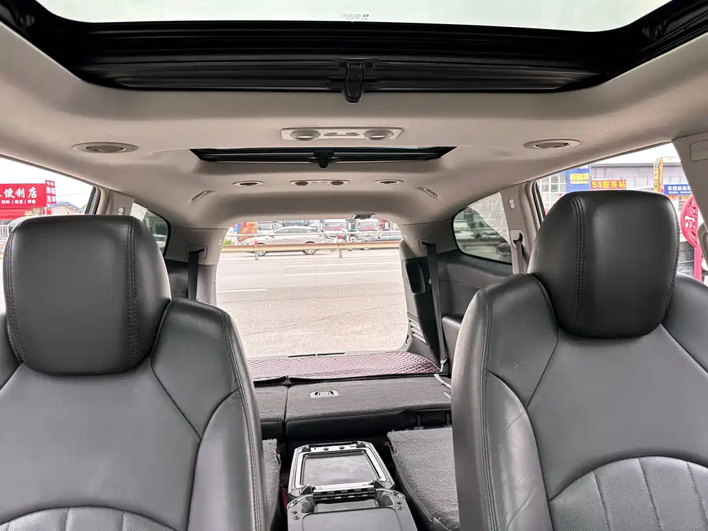 Buick Enclave — миниатюра 23