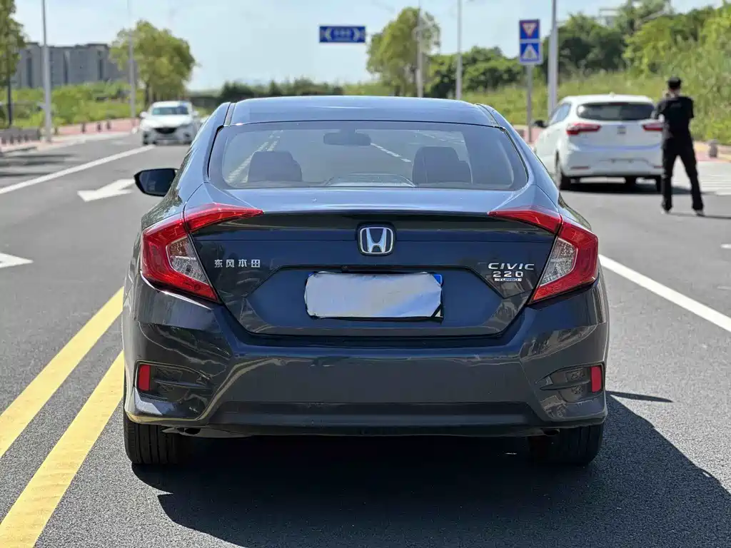 Honda Civic — миниатюра 8
