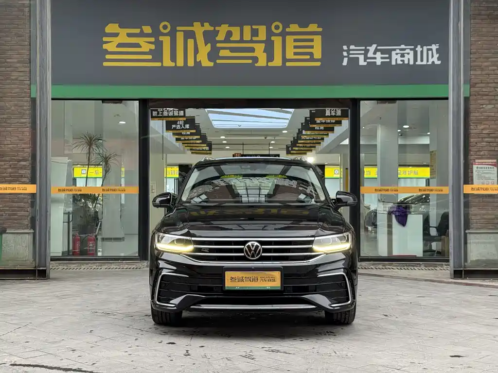 Volkswagen Tiguan L L 2022 330TSI AT R-Line