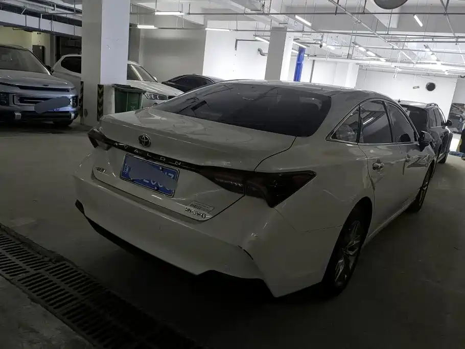 Toyota Avalon — миниатюра 3