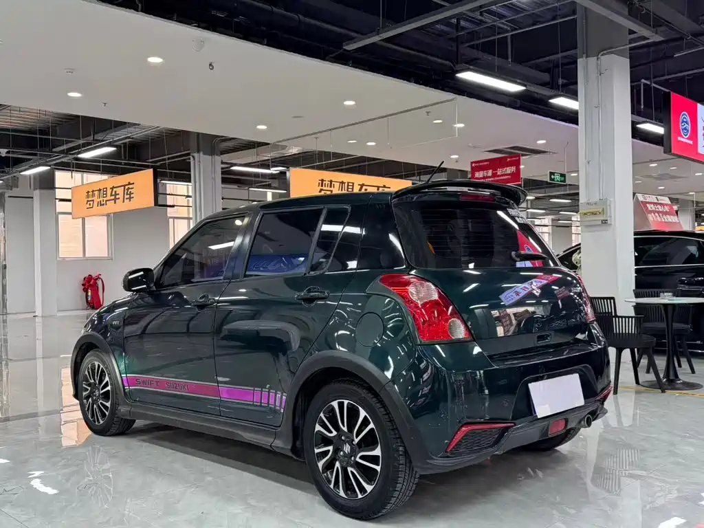 SUZUKI SWIFT