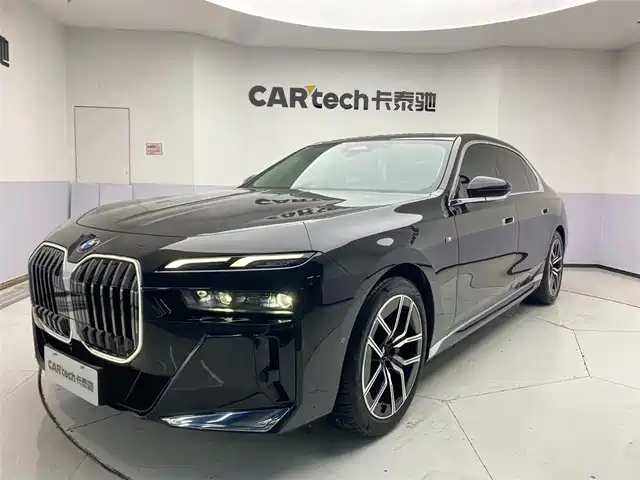 BMW  7 SERIES 2025