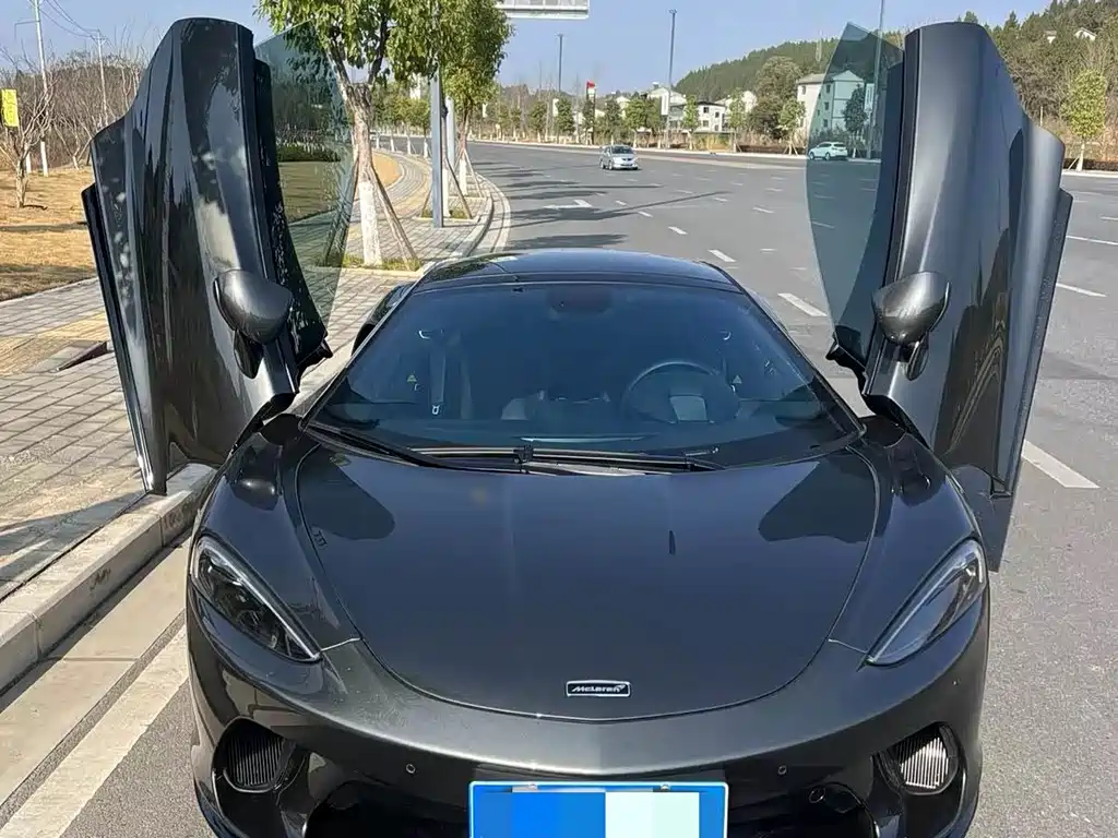 MCLAREN GT