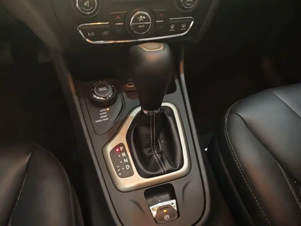 Jeep Cherokee — миниатюра 14
