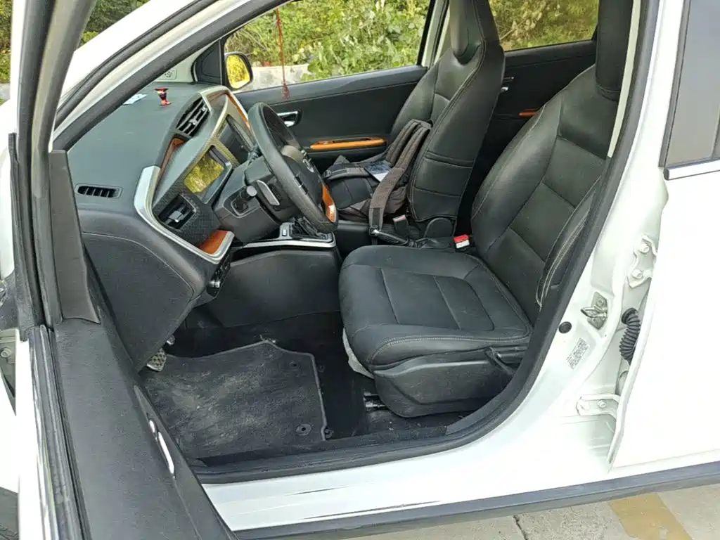 Geely Vision X1 — миниатюра 15