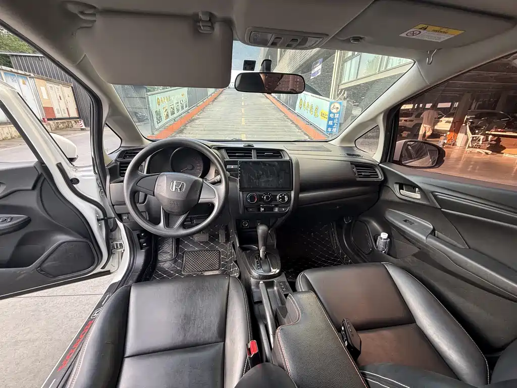 Honda Fit — миниатюра 10