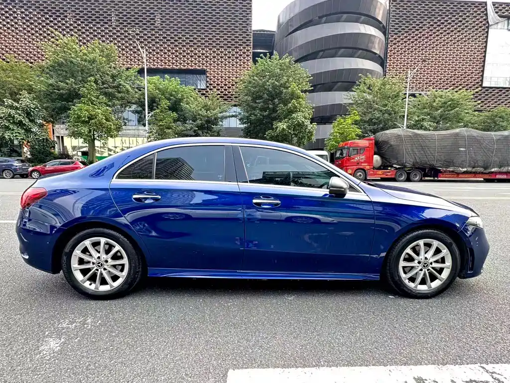 Mercedes-Benz A-Class — миниатюра 3