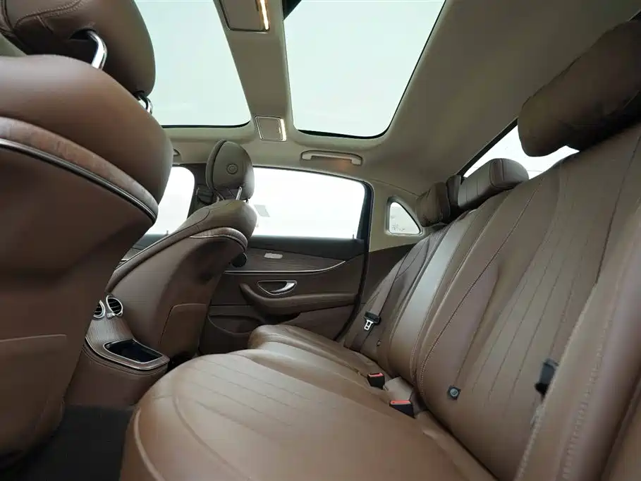 MERCEDES-BENZ E CLASS