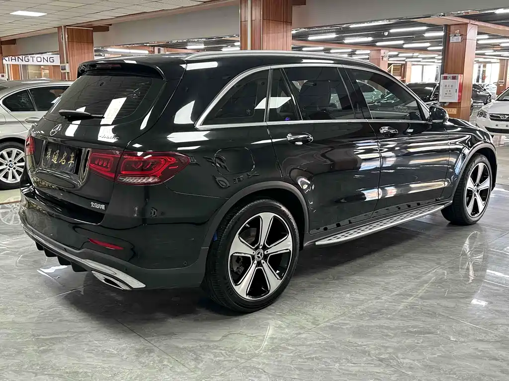 MERCEDES-BENZ GLC