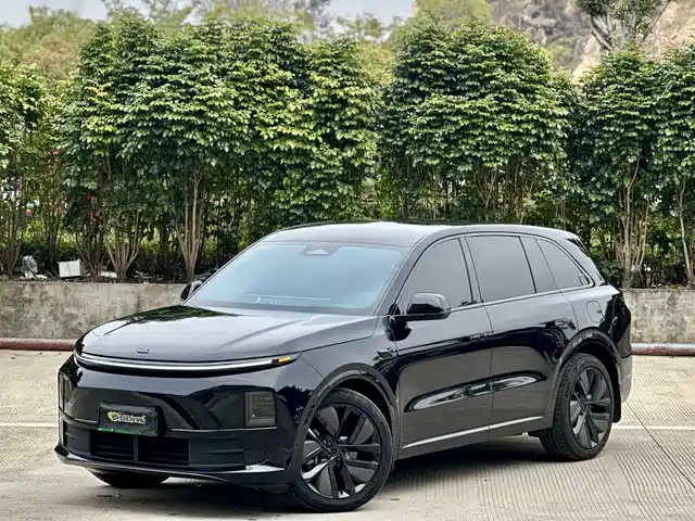 Li Auto IDEAL L6 2025