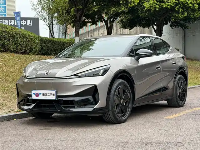 VOLKSWAGEN WITH THE CROWD 06 2024