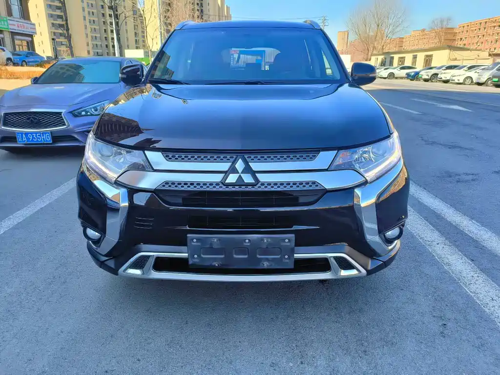 Mitsubishi Outlander — миниатюра 2
