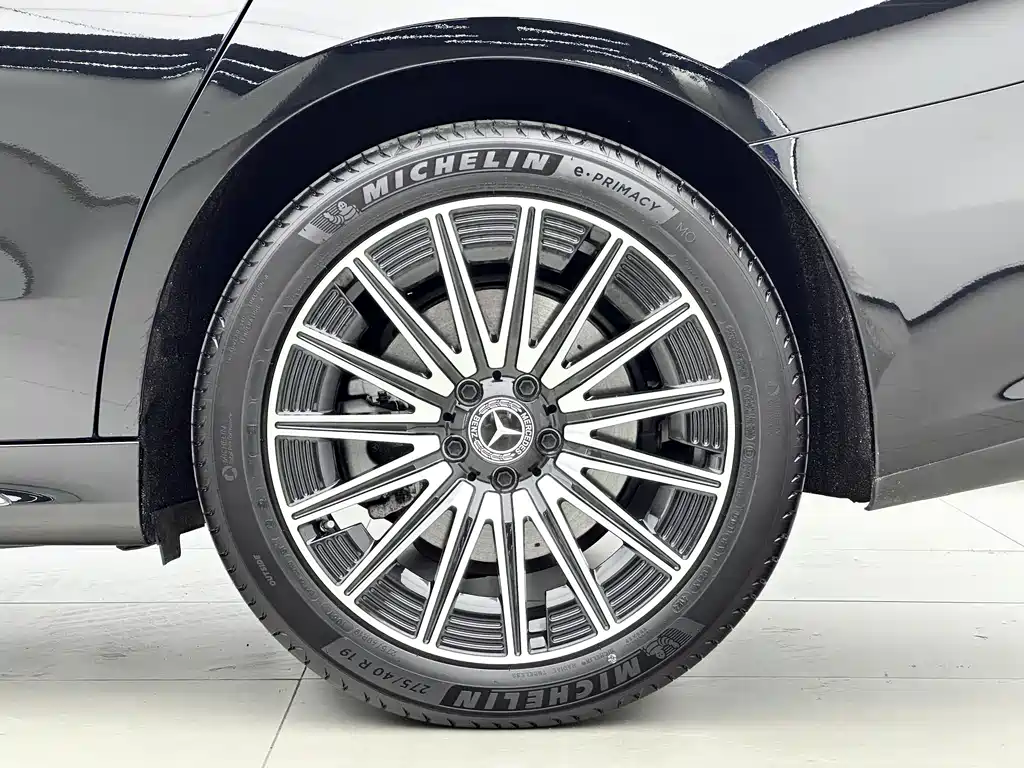 Mercedes-Benz E-Class — миниатюра 16