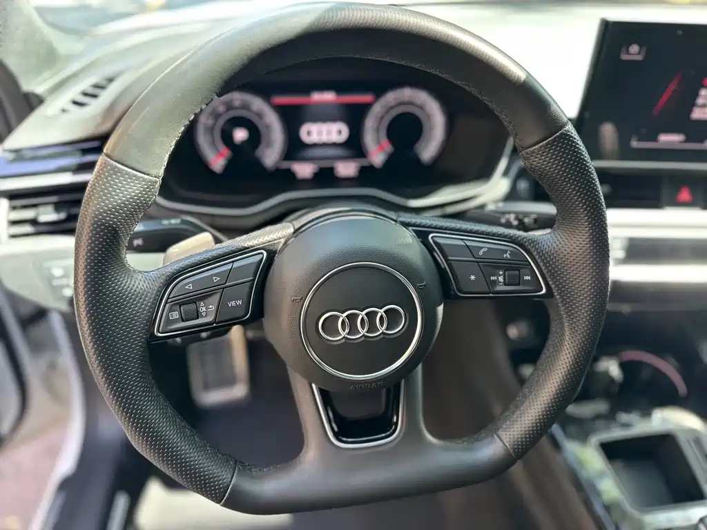 Audi A4L 2024 40 TFSI Luxury